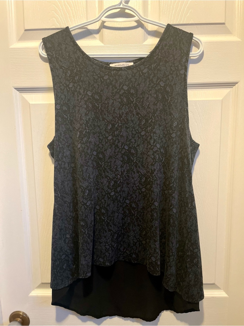 Rose + Olive Tank Top Sleeveless Layered Black Blue Print XL Floral Camisole